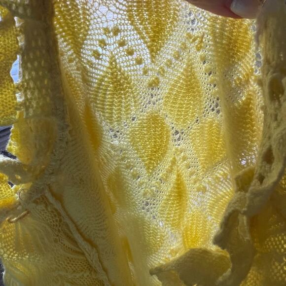 Vtg 60s pointelle scallop ruffle cardigan sweater small butter yellow - Picture 10 of 11
